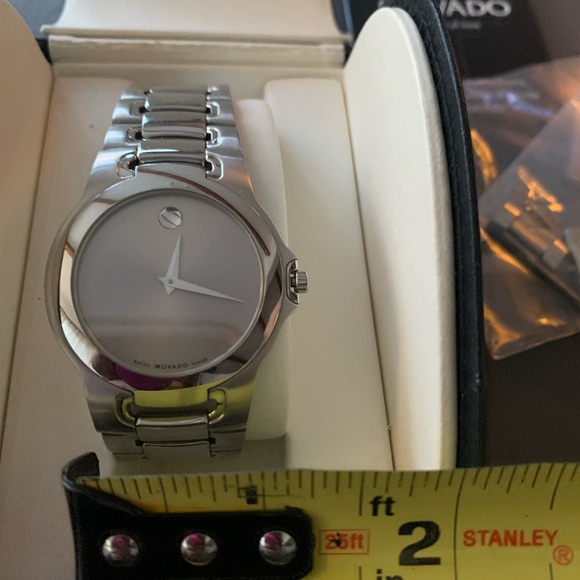 Movado classic slim profile unisex - Picture 9 of 11